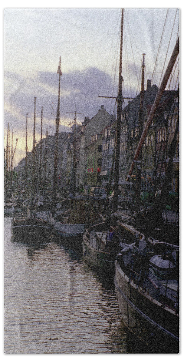 Copenhagen Hand Towel featuring the photograph Copenhagen Quay by Frank DiMarco