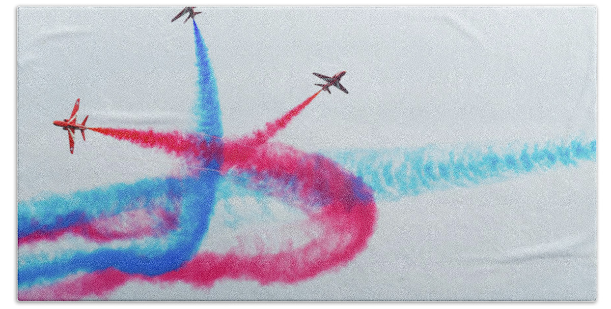 Eastbourne International Airshow Bath Towel featuring the photograph Crossing the Red Arrows by Andrew Lalchan