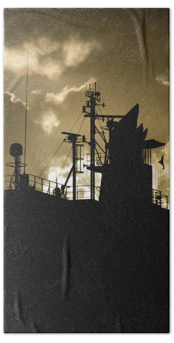 Clouds Bath Towel featuring the photograph Dark Superstructure by Ed Gleichman