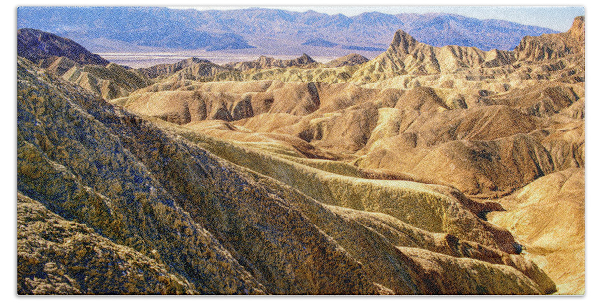 Usa Bath Towel featuring the photograph Death Valley Desert Hills by Randy Bradley