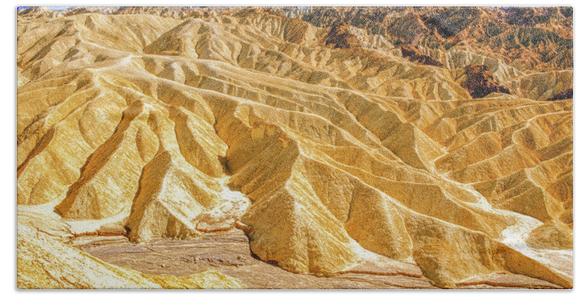 Usa Bath Towel featuring the photograph Death Valley Desert by Randy Bradley