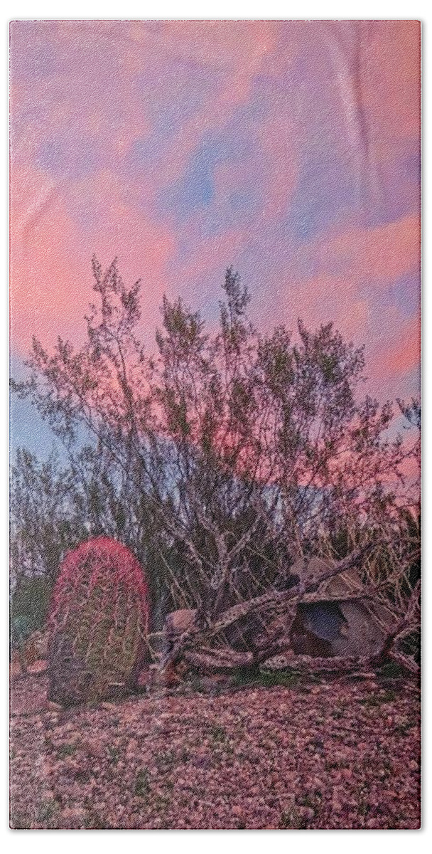 Pink Skies Hand Towel featuring the photograph Desert Tranquility by Judy Kennedy