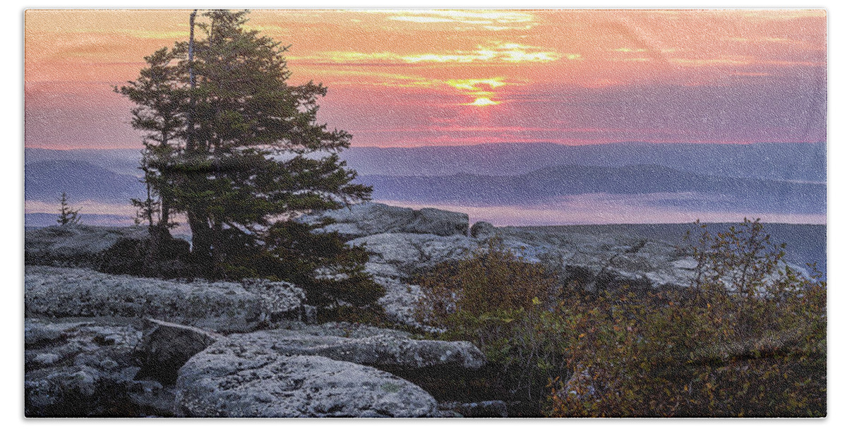 West Virginia Bath Towel featuring the photograph Dolly Sods sunrise by Robert Miller
