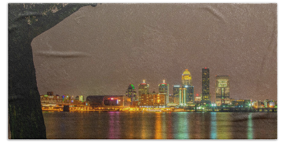 City Bath Towel featuring the photograph Downtown Louisville by Rod Best