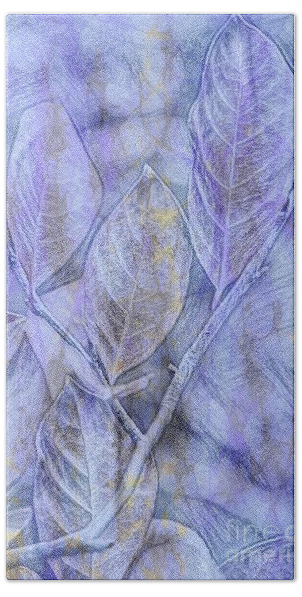 Beautiful Bath Towel featuring the photograph Dreaming Purple by Elaine Teague