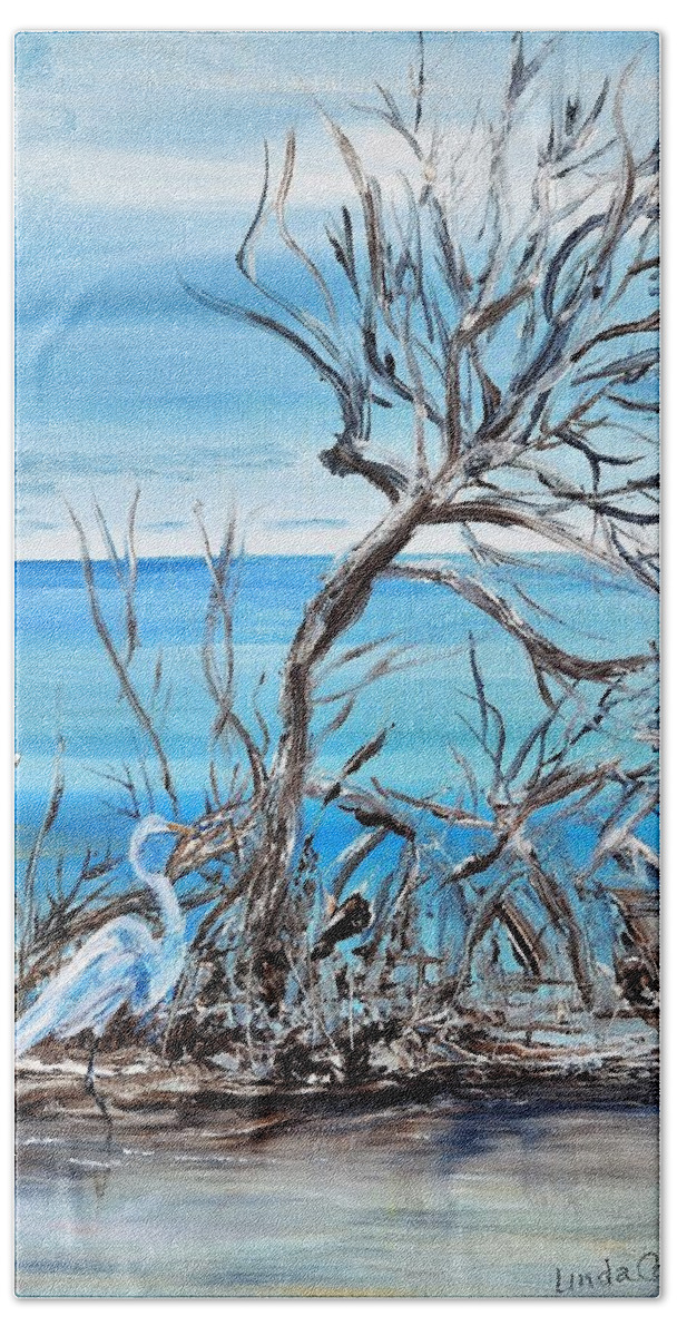 Egret Hand Towel featuring the painting Driftwood Landing by Linda Cabrera