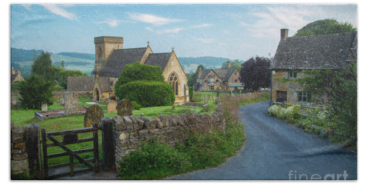 Snowshill Bath Towel featuring the photograph Early Morning in Snowshill by Brian Jannsen
