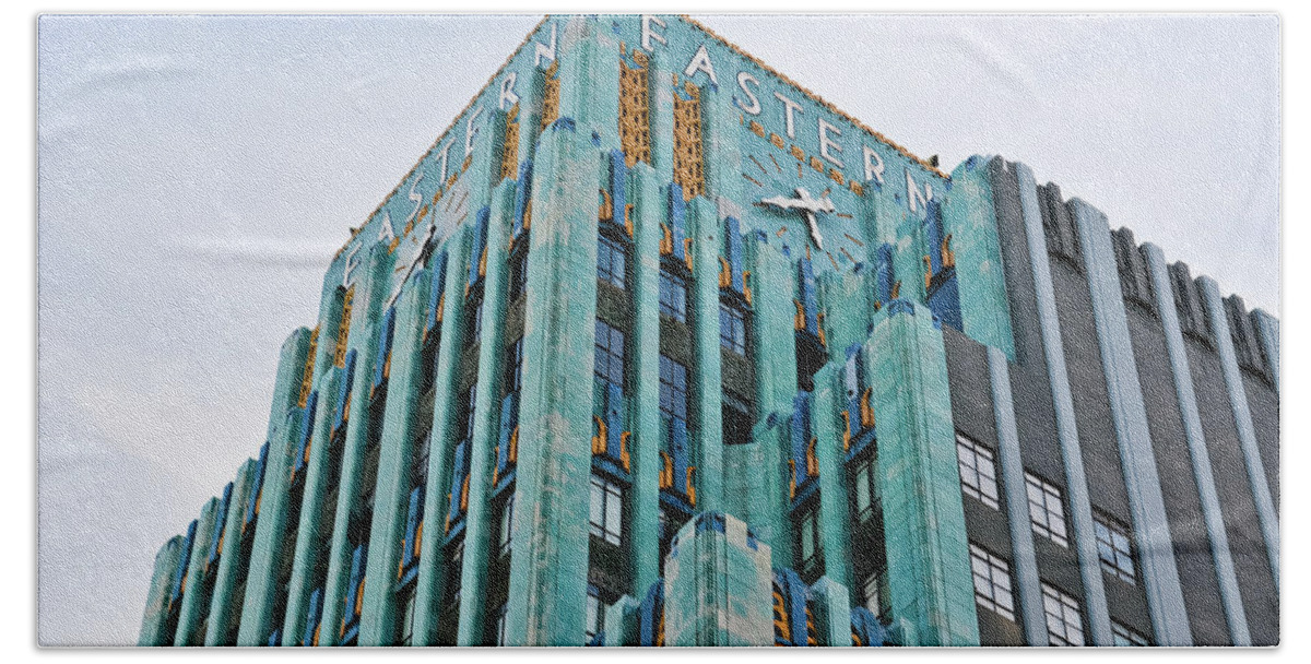 Eastern Columbia Building Bath Towel featuring the photograph Eastern Building by Kyle Hanson