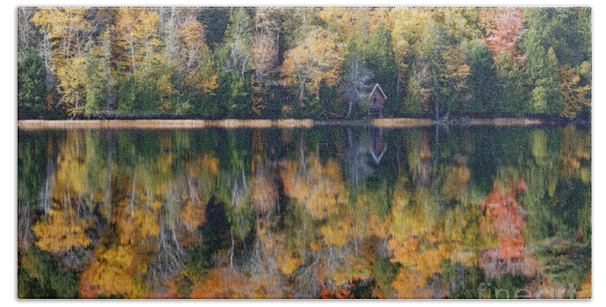 Autumn Bath Towel featuring the photograph Fall reflection by Kevin Shields