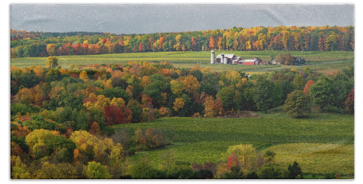 Farm Bath Towel featuring the photograph Farmhouse Among the Autumn Colors by Nicole Lloyd