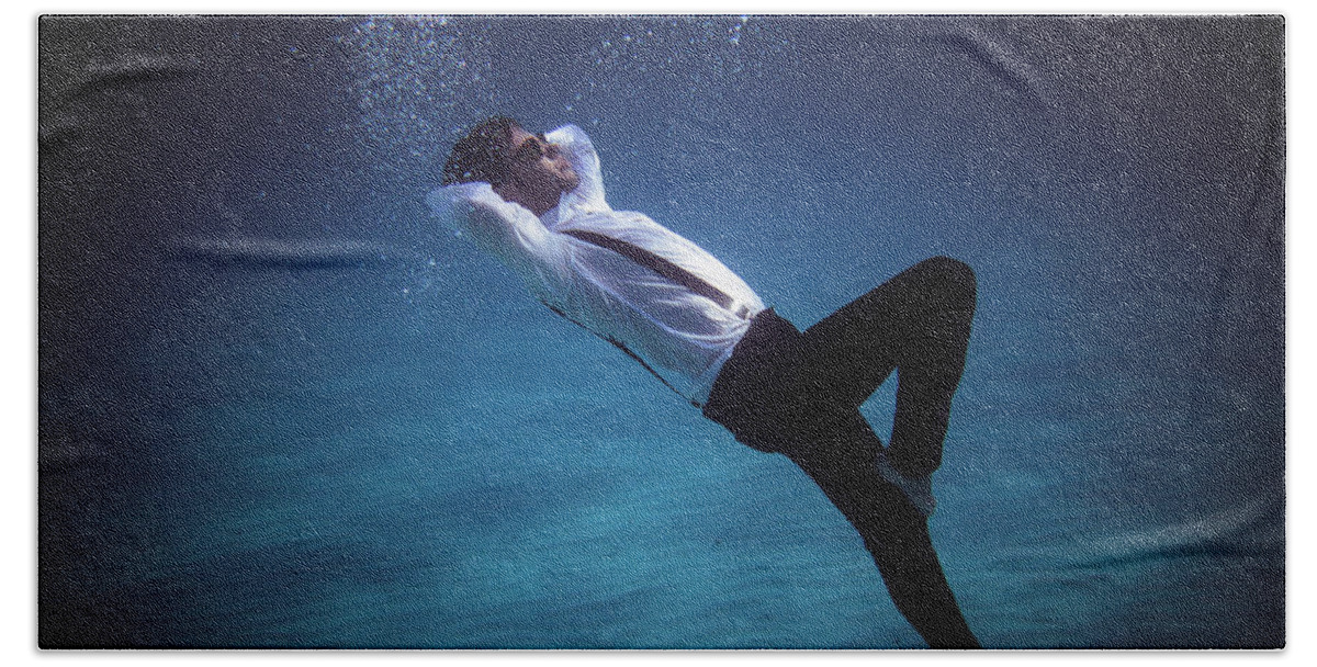 Underwater Bath Towel featuring the photograph Fashion Man by Gemma Silvestre