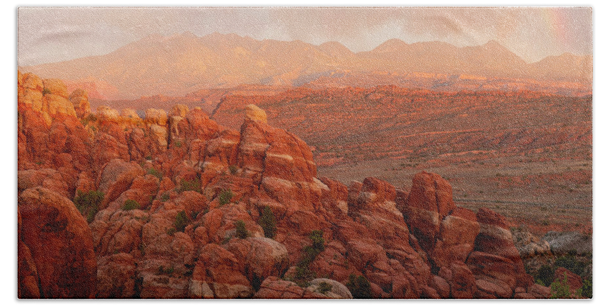 Fiery Furnace Bath Towel featuring the photograph Fiery Furnace Sunset by Aaron Spong