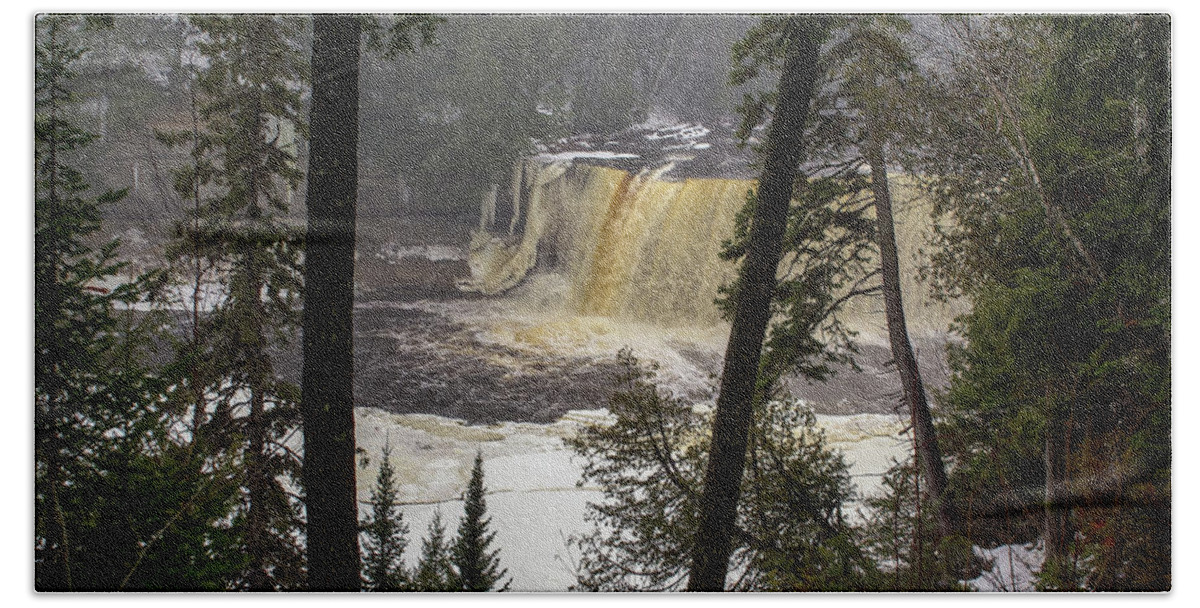 Tahquamenon Falls State Park Bath Towel featuring the photograph First Glimpse of Tahquamenon Falls by Deb Beausoleil