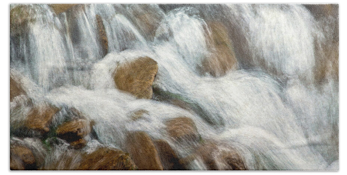 Water Bath Towel featuring the photograph Flowing Waters by Dale Kincaid