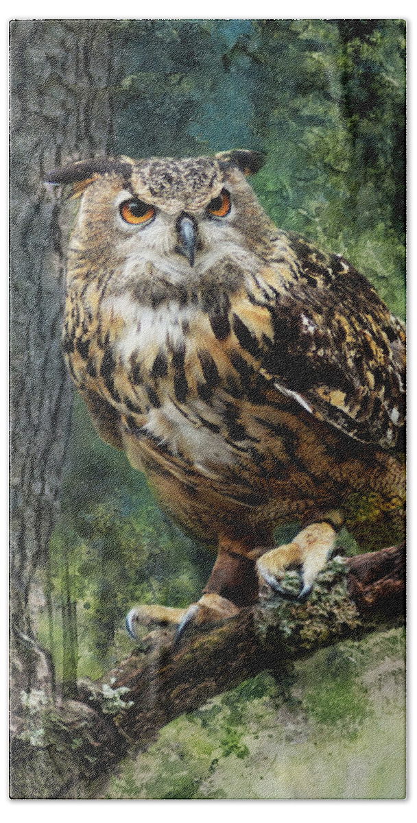 Great Horned Owl Bath Towel featuring the mixed media Forest Owl by Kathy Kelly