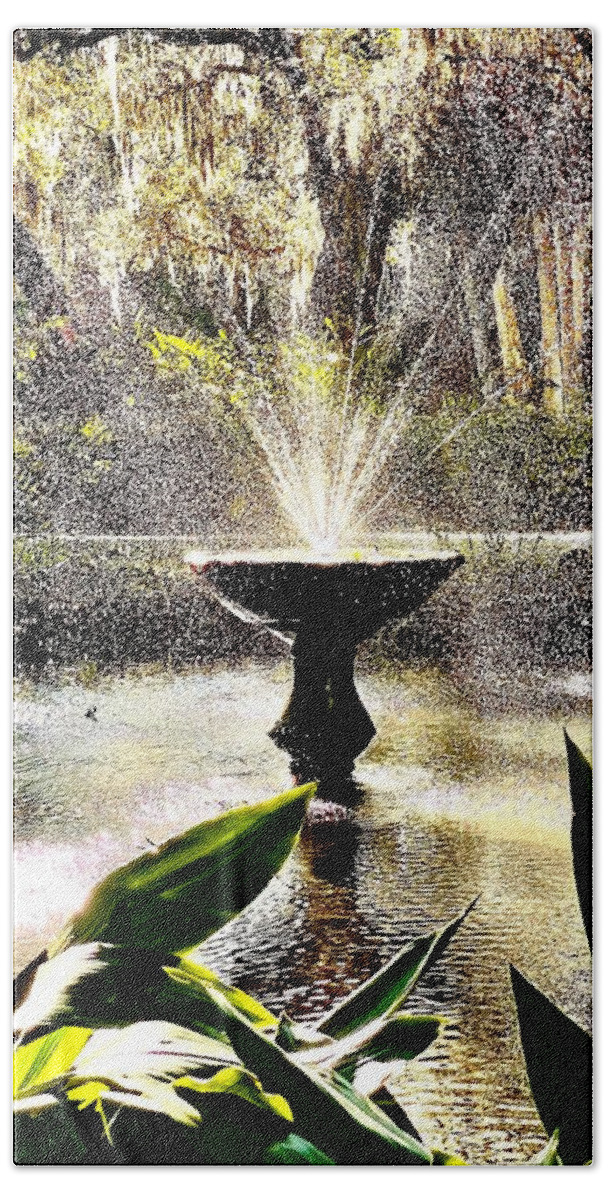 Fountains Bath Towel featuring the photograph Fountains in the Sunny South by John Anderson