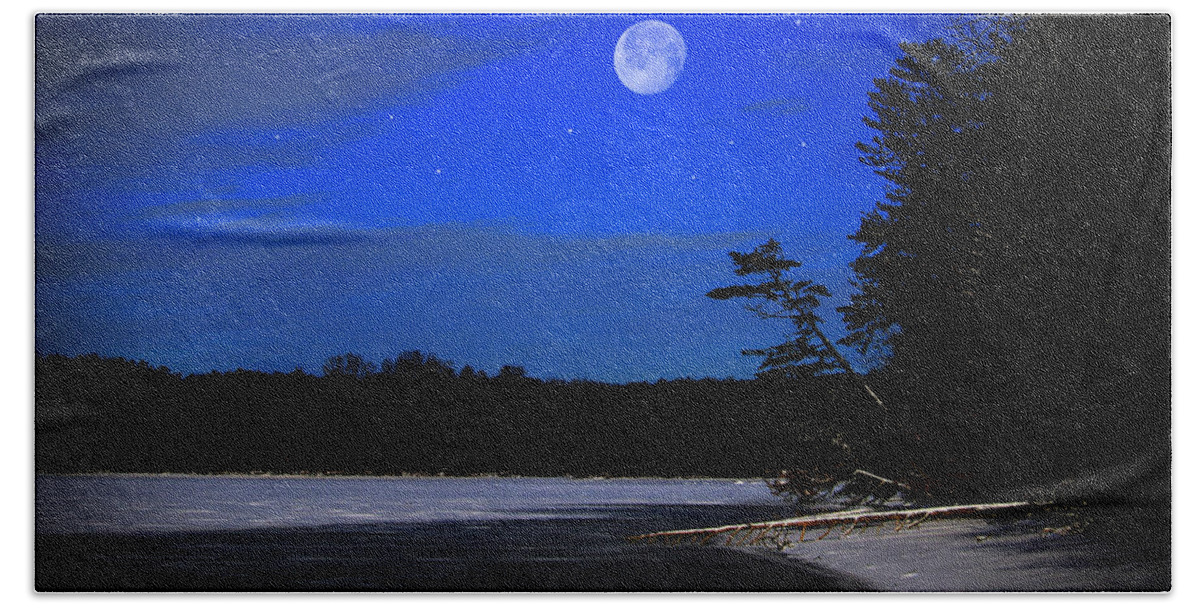 Landscape Bath Towel featuring the photograph Frozen Moonlight Bay by Mary Walchuck