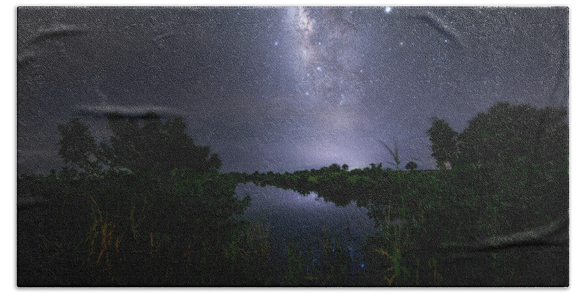 Milky Way Bath Towel featuring the photograph Galaxy Nights by Mark Andrew Thomas