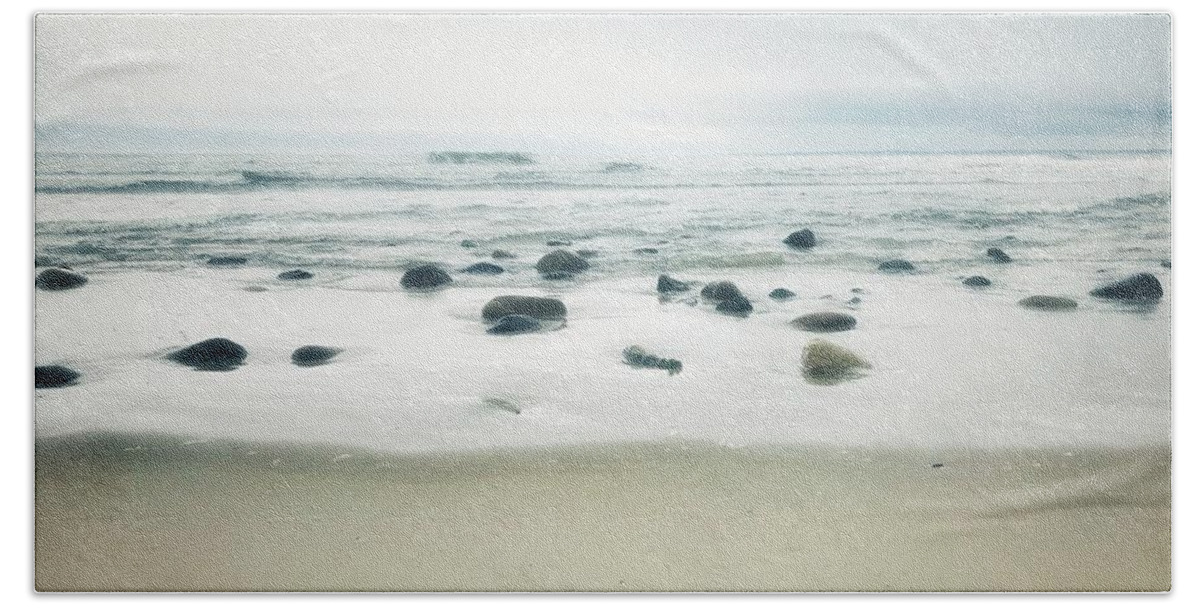 Mist Beach Stone Rocks Sand Spray Bath Towel featuring the photograph Gifts from the Sea 1 by Raena Wilson