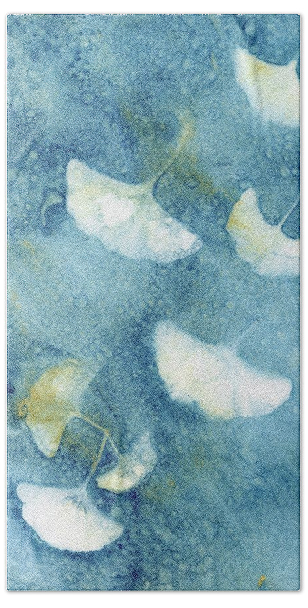 Ginkgo Bath Towel featuring the photograph Ginkgo Biloba Leaf Cyanotype by Jane Linders