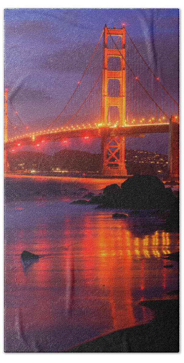 San Francisco Hand Towel featuring the photograph Golden Glow by Erick Castellon
