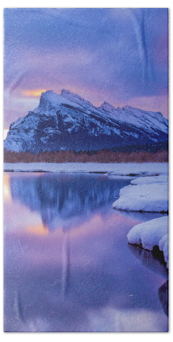 Mt. Rundle Bath Towel featuring the photograph Good Morning Mt. Rundle by Joe Kopp