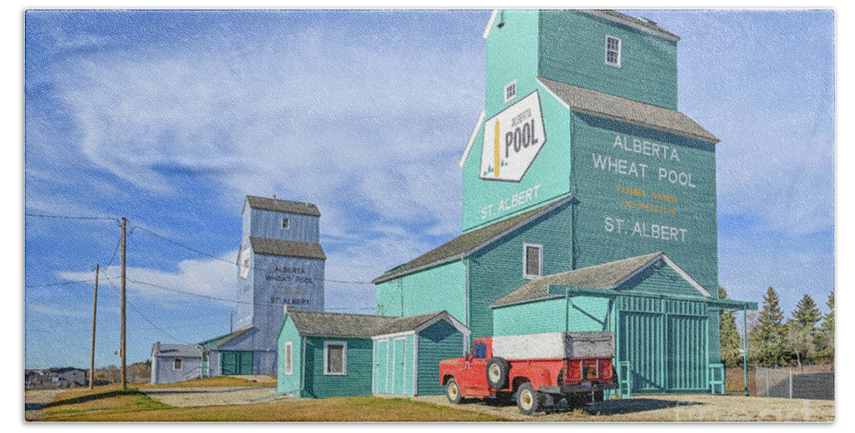 Alberta Bath Towel featuring the photograph Grain Elevator, St. Albert, Alberta, Canada by Michael Wheatley