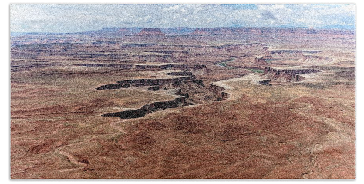 Canyonlands National Park Bath Towel featuring the photograph Green River Overlook by Jack Peterson