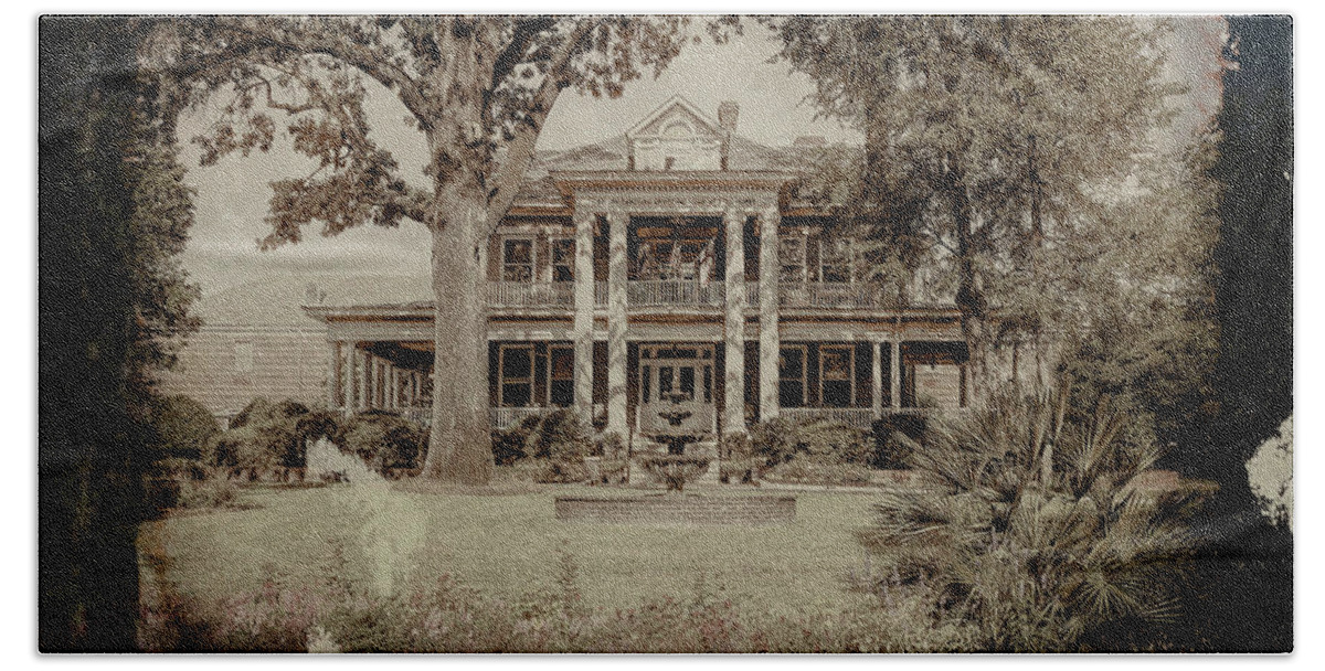 2016 Bath Towel featuring the photograph Guignard Mansion Back in the Day by Charles Hite