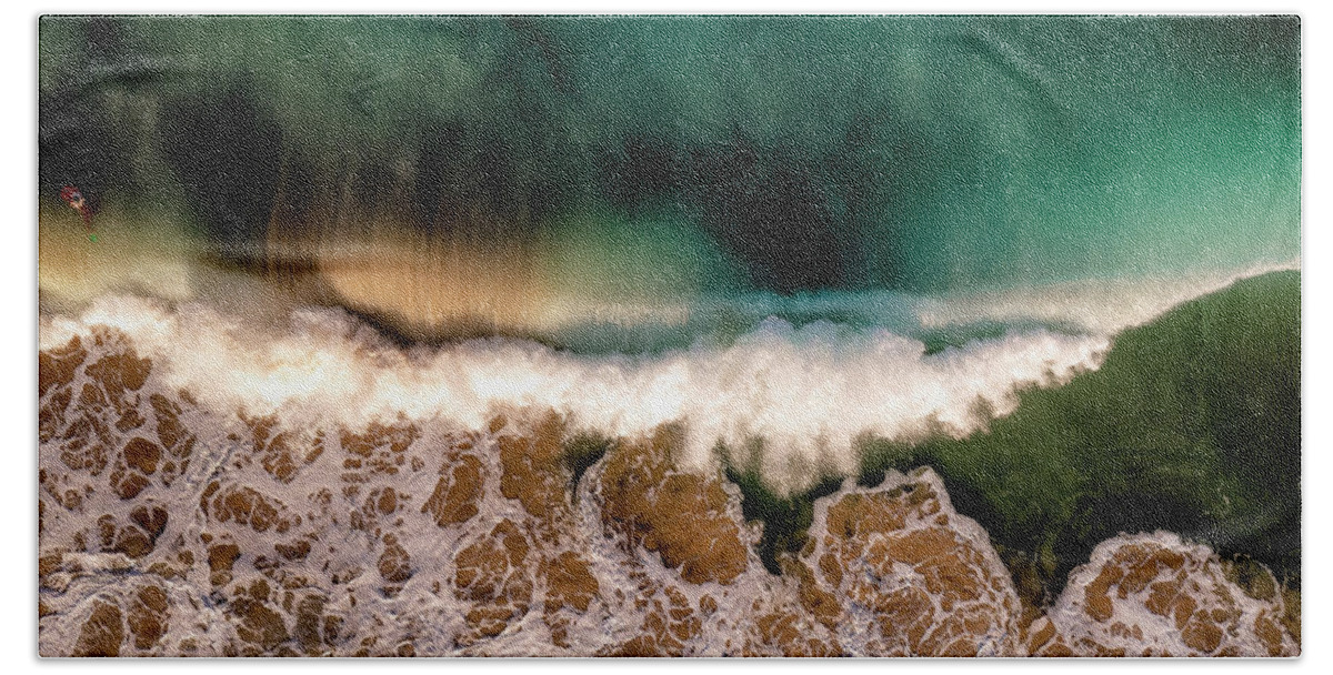 Hapuna Hand Towel featuring the photograph Hapuna Wave by Christopher Johnson