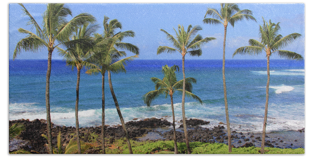 Trees Bath Towel featuring the photograph Hawaiian Palms by Robert Carter
