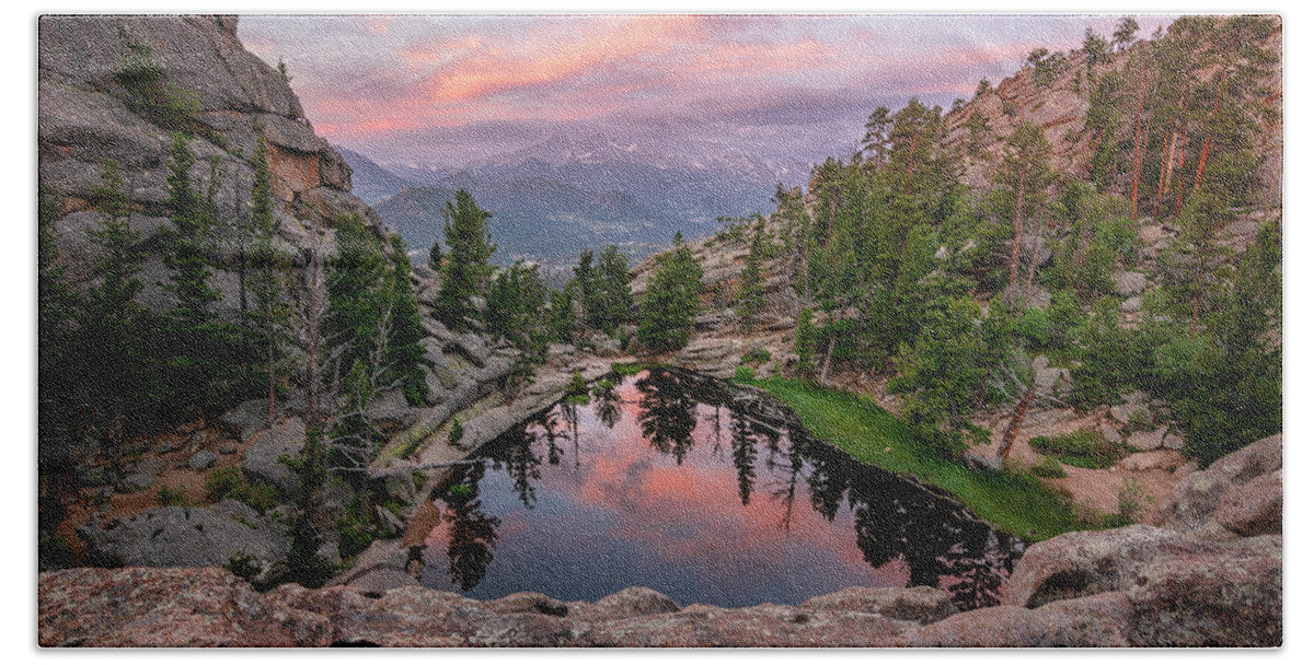 Longs Peak Bath Towel featuring the photograph Hidden Gem Sunrise by Aaron Spong