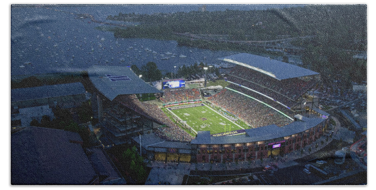 Husky Stadium Bath Towel featuring the photograph Husky Stadium and the Mountain by Max Waugh