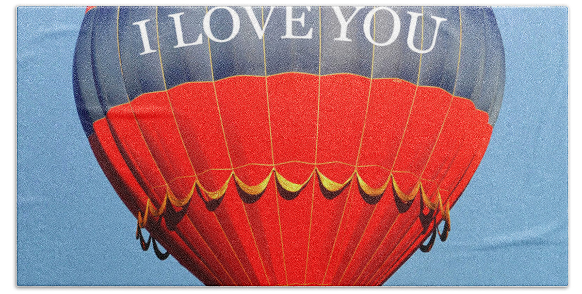 I Love You Bath Towel featuring the photograph I love you red balloon by David Lee Thompson