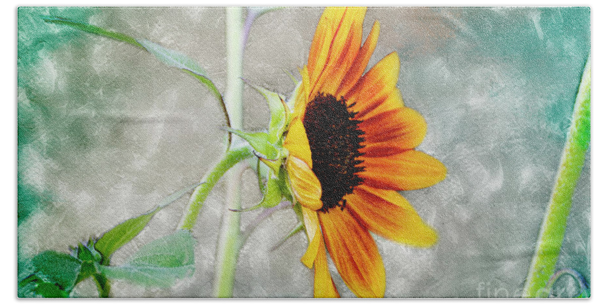 Sunflowers Bath Towel featuring the photograph In The Rough by Janie Johnson