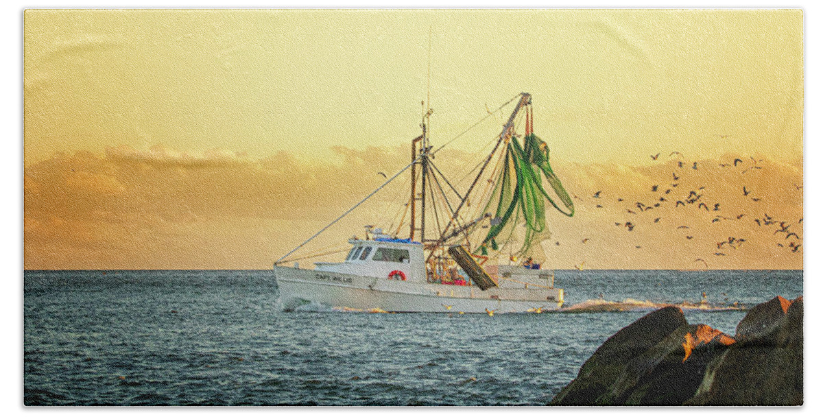 Shrimp Boat Bath Towel featuring the photograph Inbound Shripm Boat by Bob Decker