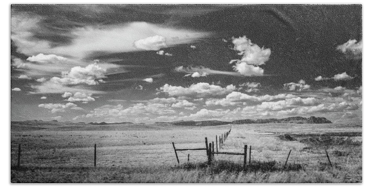 Black And White Hand Towel featuring the photograph Infinite Horizon by Michael Smith