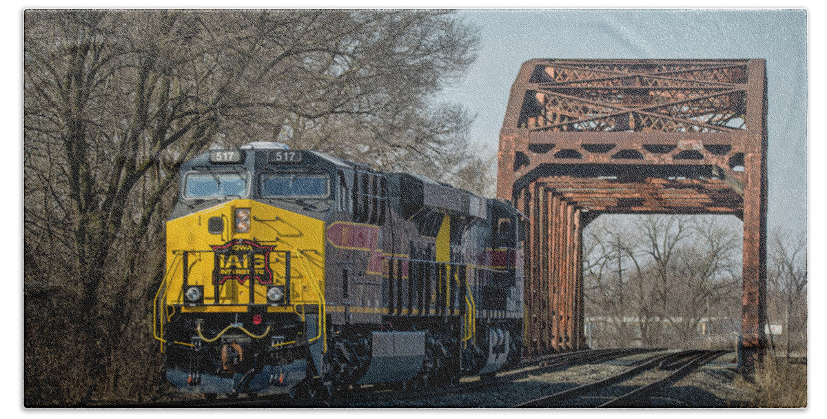 Railroad Bath Towel featuring the photograph Iowa Interstate units 517 and 512 at Blue Island Illinois by Jim Pearson