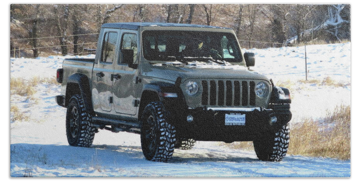 Jeep Gladiator Hand Towel featuring the photograph Jeep Gladiator by Katie Keenan