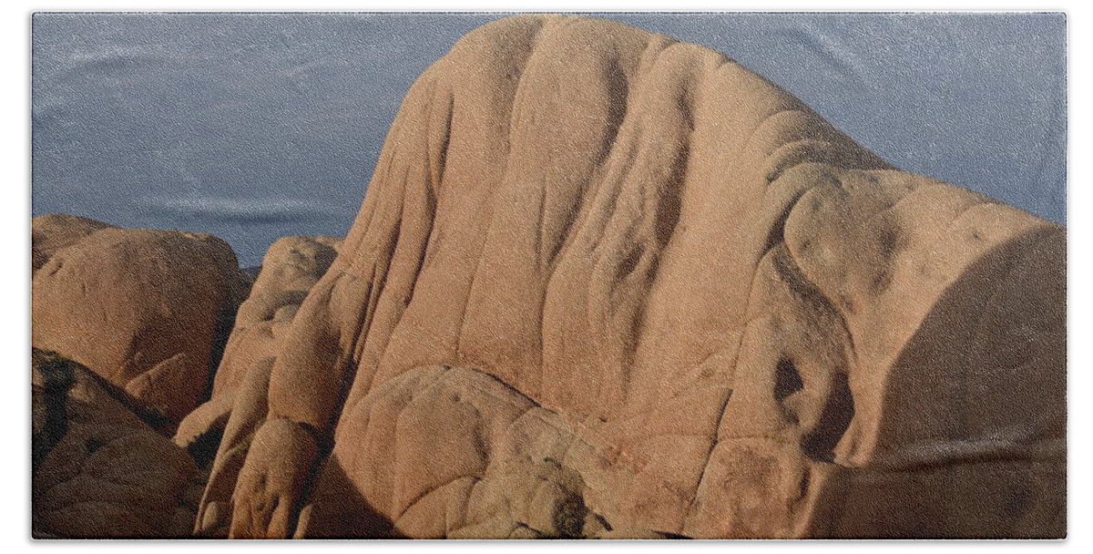 Jumbo Rocks Bath Towel featuring the photograph Jumbo Rocks, Joshua Tree NP by Ben Foster