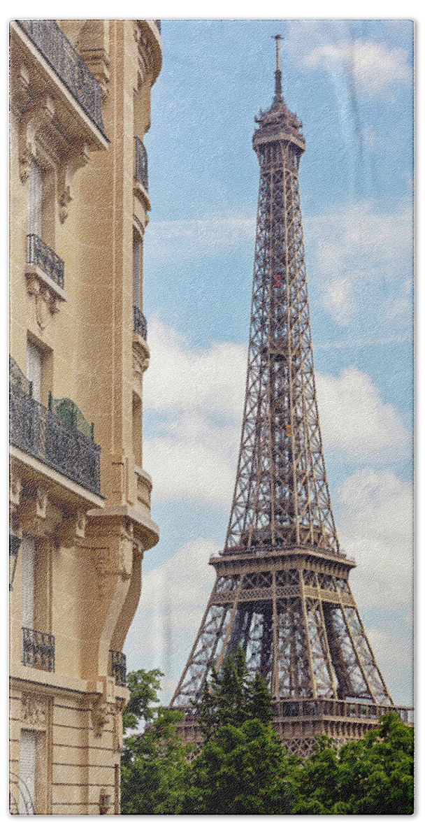 Eiffel Tower Photography Bath Towel featuring the photograph La Tour Eiffel from Avenue de Camoens by Melanie Alexandra Price