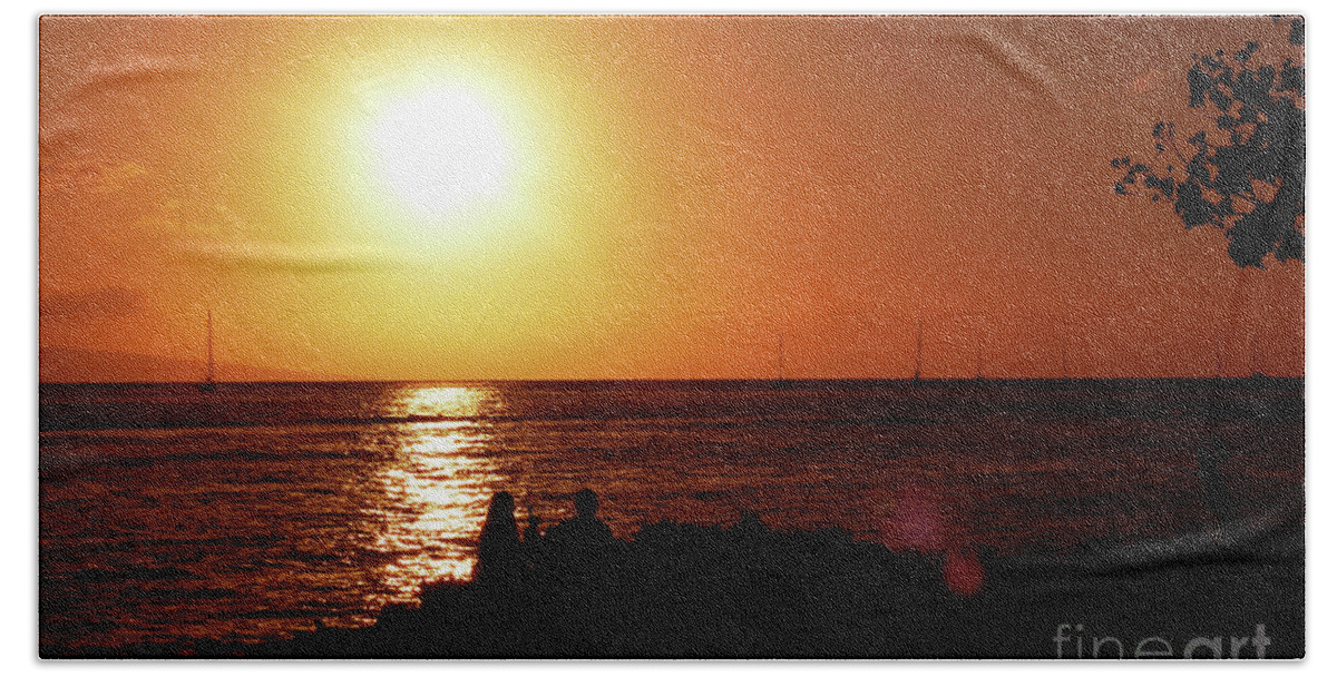 Photography Hand Towel featuring the photograph Lahaina Sunset 001 by Stephanie Gambini