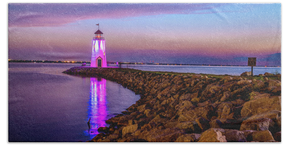 Oklahoma City Bath Towel featuring the photograph Lake Hefner Lighthouse At East Wharf Along The Rocks by Gregory Ballos