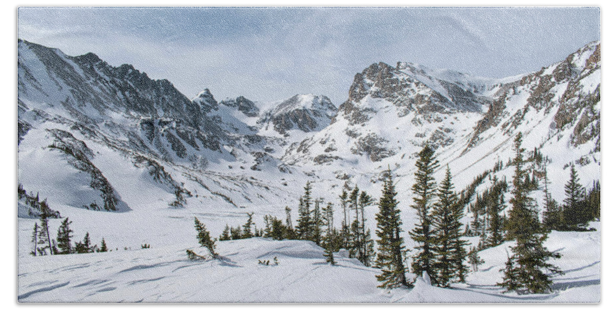 Colorado Bath Towel featuring the photograph Lake Isabelle Winter by Aaron Spong