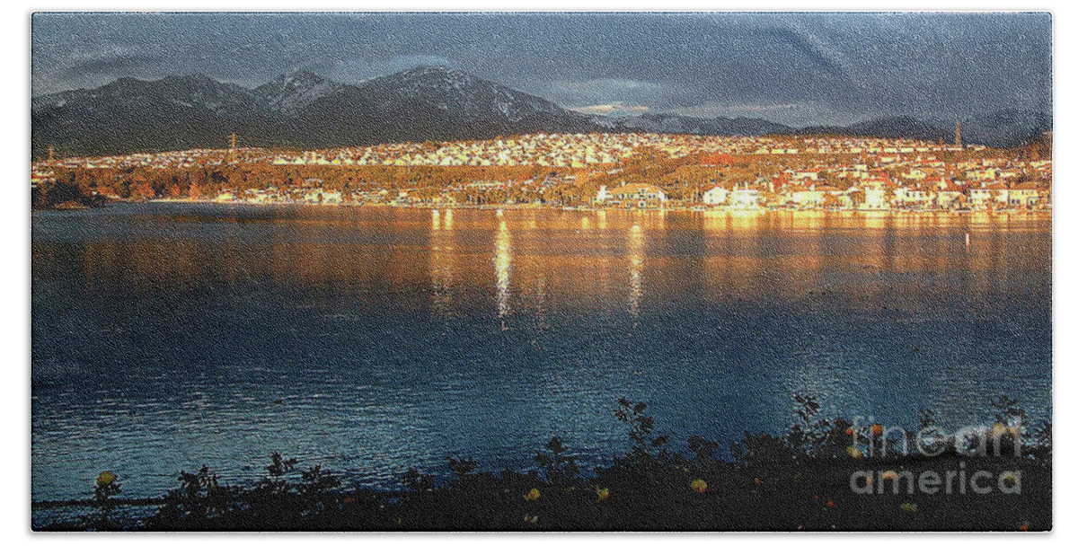 Southern California Bath Towel featuring the photograph Lake Mission Viejo Winter Sunset by Brian Watt