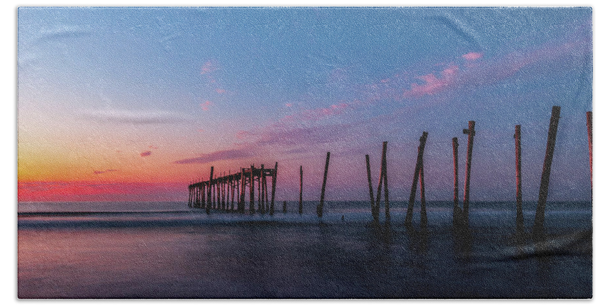 59th Pier Bath Towel featuring the photograph Landscape Ocean Sunrise by Louis Dallara