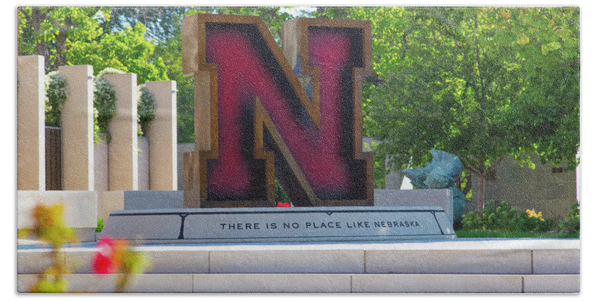 College Campus Tour Bath Towel featuring the photograph Large Red N statue at the University of Nebraska by Eldon McGraw