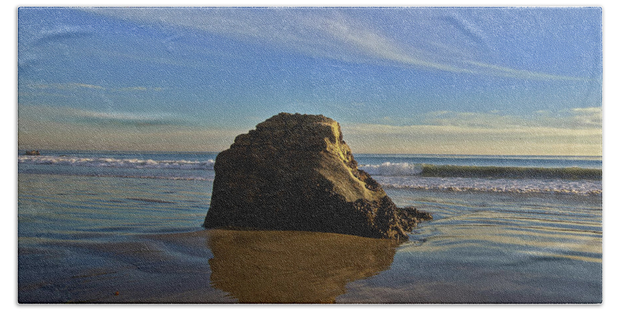 Malibu Beach Bath Towel featuring the photograph Large Shoreline Rock in Malibu by Matthew DeGrushe