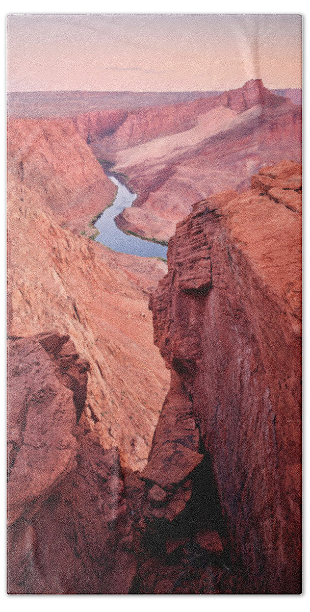 Glen Canyon Bath Towel featuring the photograph Leaving Glen Canyon by Peter Boehringer