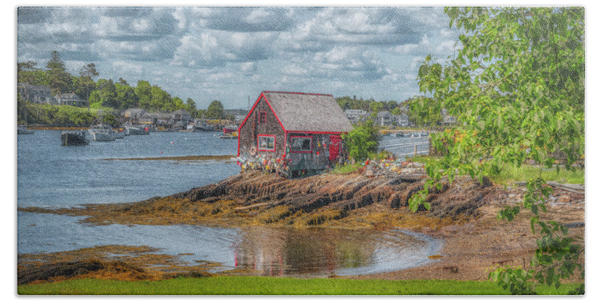 Harpswell Maine Bath Towel featuring the photograph Lobster Shack in Mackerel Cove by Penny Polakoff